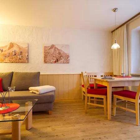 Alpentraum - Gästehaus Sebastian Apartment Oberstdorf